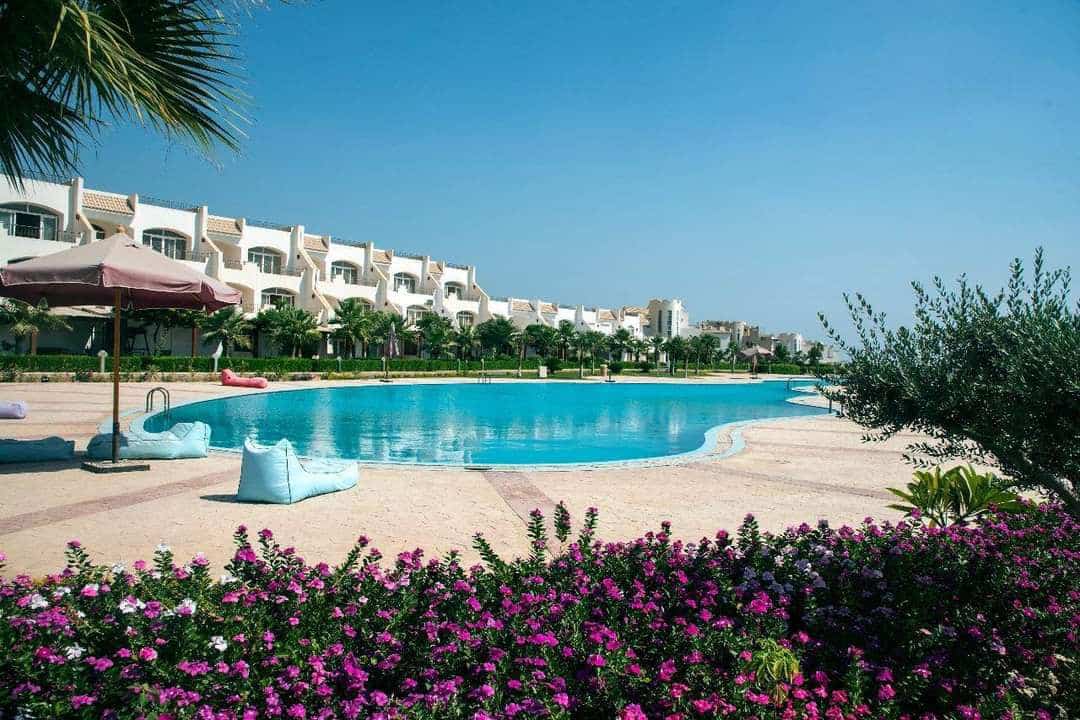 قرية ازور العين السخنة